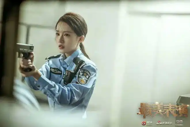 美人计 | 袁泉李沁的"制服杀",男女通杀