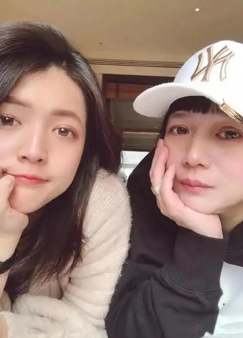 曾哲贞个人资料(同爹不同命!