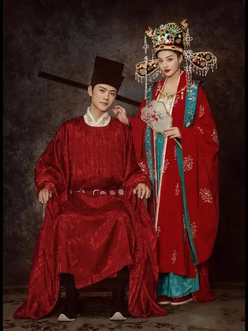 中式婚嫁服影楼主题拍照服装宋制婚纱照卡萌摄影明制中国风古装