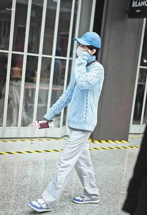 「tfboys」「新闻」240117 王俊凯机场惊艳亮相,dior新装备备受期待