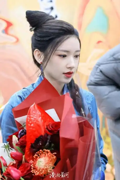 程潇古装扮相##程潇水中执箭造型