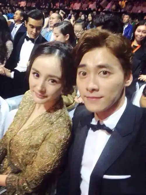 李易峰的浪荡情史,和他背后的12个女人_李多海_程小晋_胡海泉