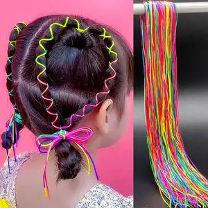 儿童扎辫子的彩带
