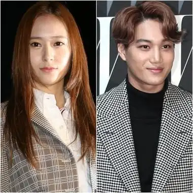 exo成员kai正与f(x)成员krystal(郑秀晶)恋爱.