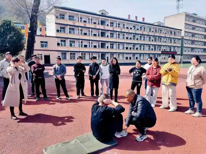 歇马镇中心学校开展体育教师业务培训助力提升体育教学质量