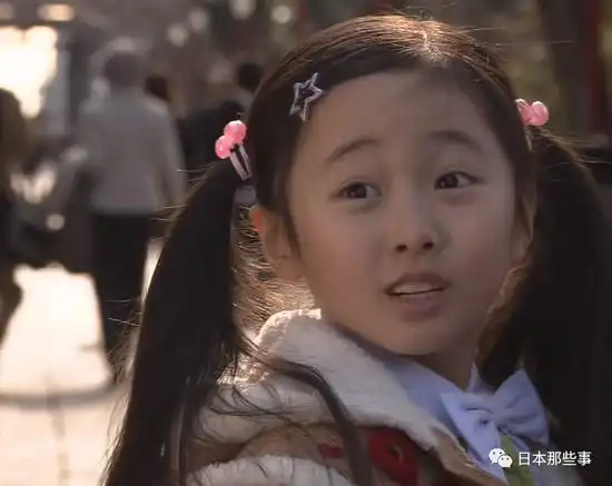 本田望结庆祝18岁生日演艺花滑界两开花