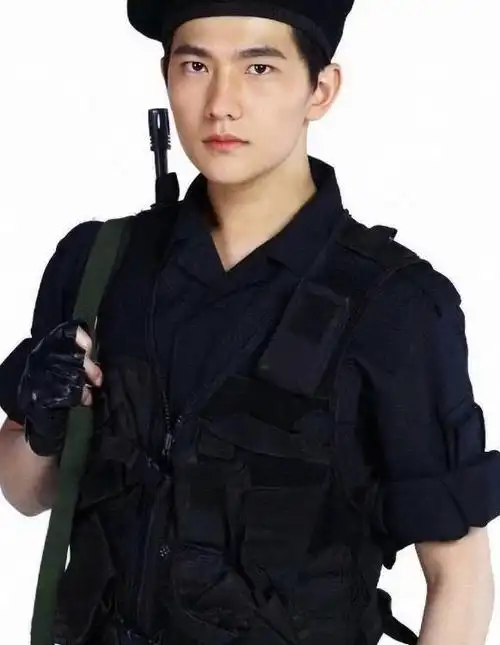 军艺校草出续集岳云鹏调侃杨洋颜值望尘莫及给颜跪了