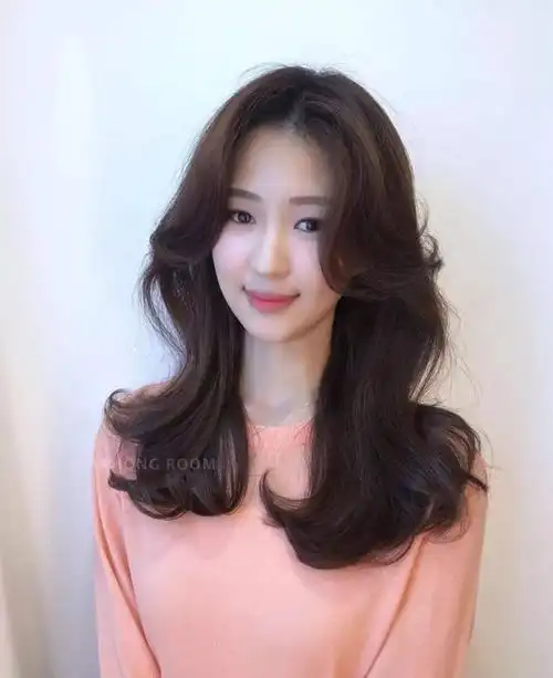 2020年流行的"云朵烫"时髦又减龄