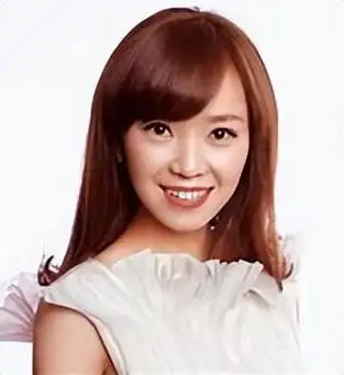 原创歌手云朵个人资料 美女歌手云朵照片