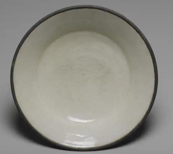 北宋 定窑白瓷划花双凫纹碗 台北故宫博物院馆藏