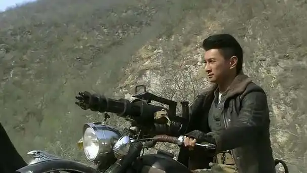 神枪手的技艺非凡,他可以在八百里开外,一枪就击毙敌方机枪手.