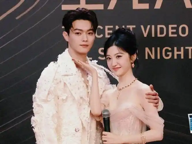 许凯景甜好甜##星光大赏红毯##腾讯视频星光大赏