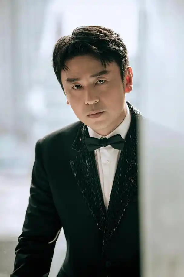 二线,雷佳音,中国内地男演员参与的影视剧有杜拉拉升职记,12个人,绣