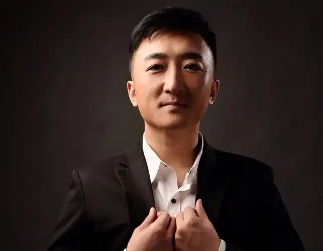 41岁男演员刘伯勋突发心梗去世,生前两大爱好:运动与喝酒