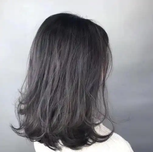 追逐潮流的妹子,还可以减少发量少带来的尴尬,让你的发型更饱满时尚!