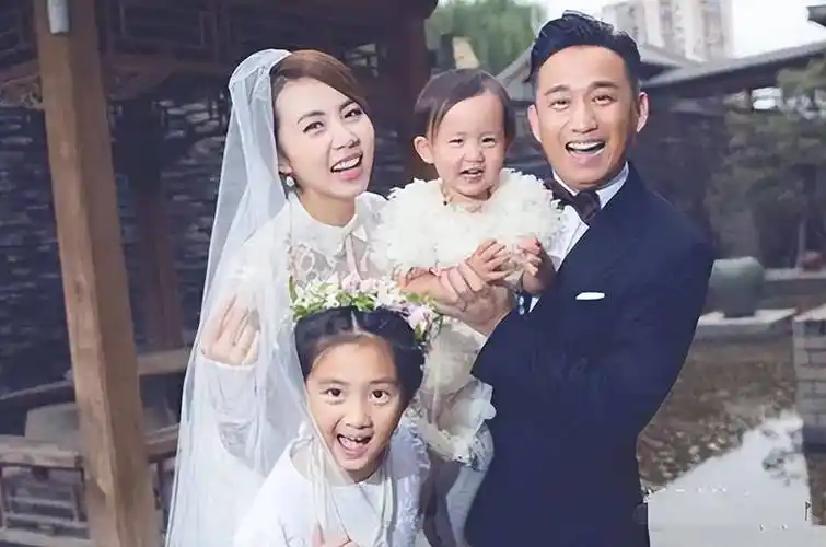 52岁黄磊回应无戏可拍2年没拍戏3年没当主角综艺演戏都停了