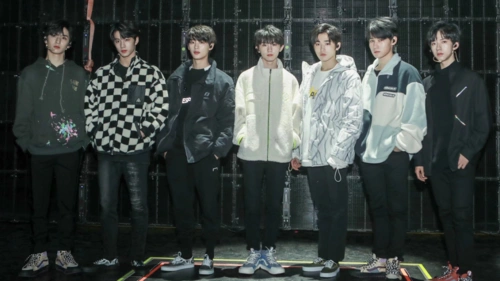 六一晚会官宣阵容,时代少年团海报站位引争议,怎么会请欧阳娜娜