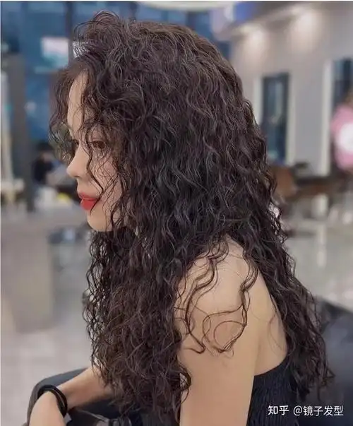 这四种女士发型,你最爱哪一种,欢迎留言,想看更多流行时尚发型,别忘了