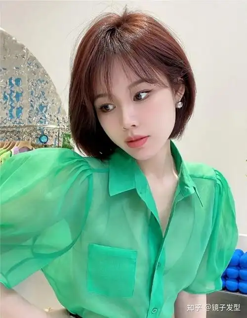 脸蛋看起来像瓜子脸一样,波波头发型可以说是打造瘦脸减龄的最佳发型