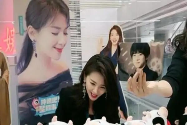 刘涛喊易烊千玺女婿,刘涛录制《亲爱的客栈》找女婿就找易烊千玺