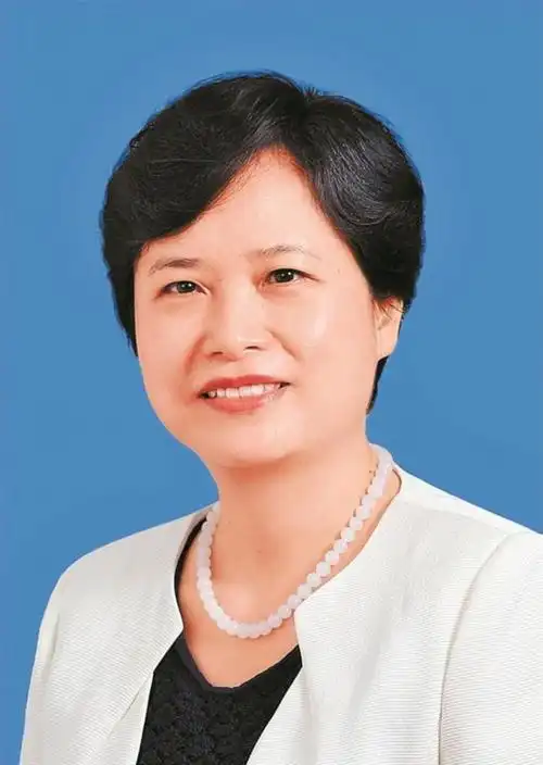 全球报道:深圳盐田区委书记杜玲,区长杨军为全区干部推荐4本好书