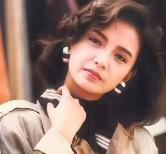 90年代性感港星们的惊艳穿搭合集