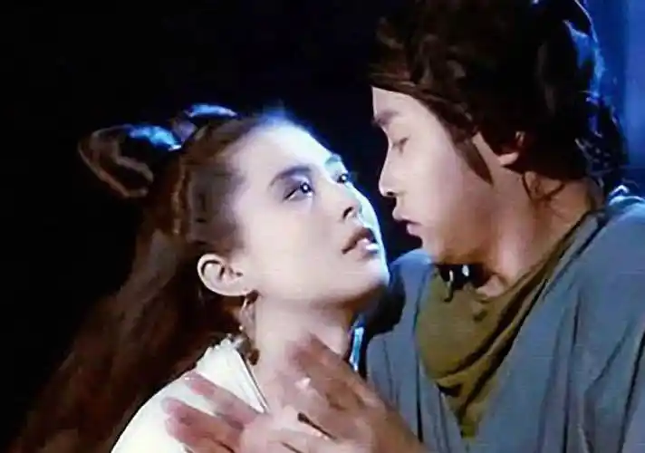 原创能不能别瞎盘高发髻这些女明星盘对了气质绝尘盘错了惨不忍睹