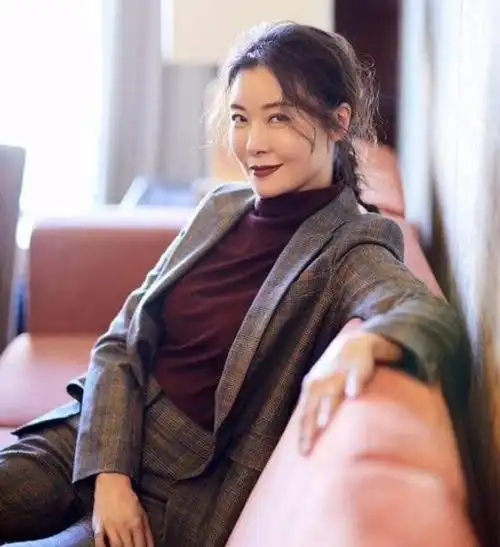 著名演员柯蓝:情路坎坷,我不是黄志忠小三,我也不想结婚