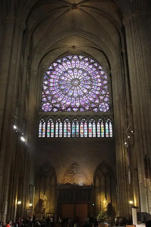 巴黎圣母院室内