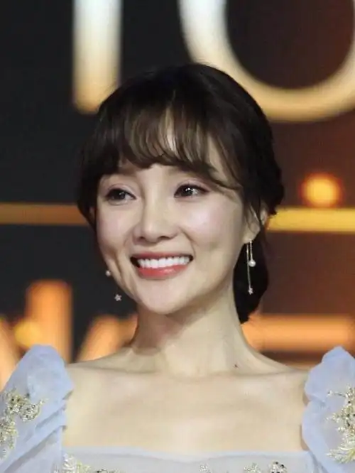 李小璐1998年旧照曝光,没有大双眼皮和尖下巴,16岁的她好纯!