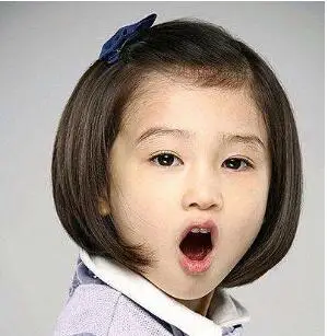 可爱的小男孩西瓜头发型图片