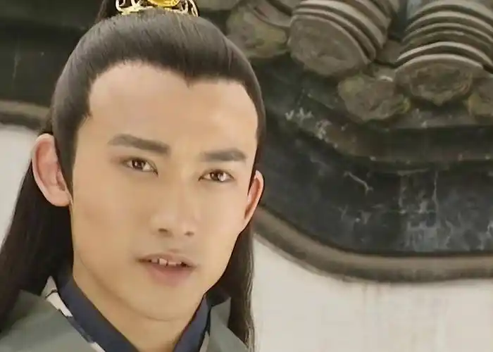 毕业那年,聂远搭上女友黄奕的直通车,两人直接开进了《上错花轿嫁对郎