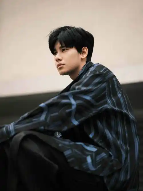 是出发也是重逢,是停泊也是启程,是属于陈志勇,也是属于@演员胡先煦的