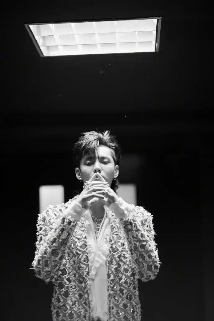 "我会继续做好的音乐,尽自己全力,然后同时也希望华