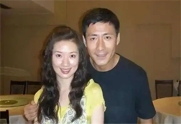 元芳和患癌的妻子离婚却迎娶清华富婆张子健是不是负心汉