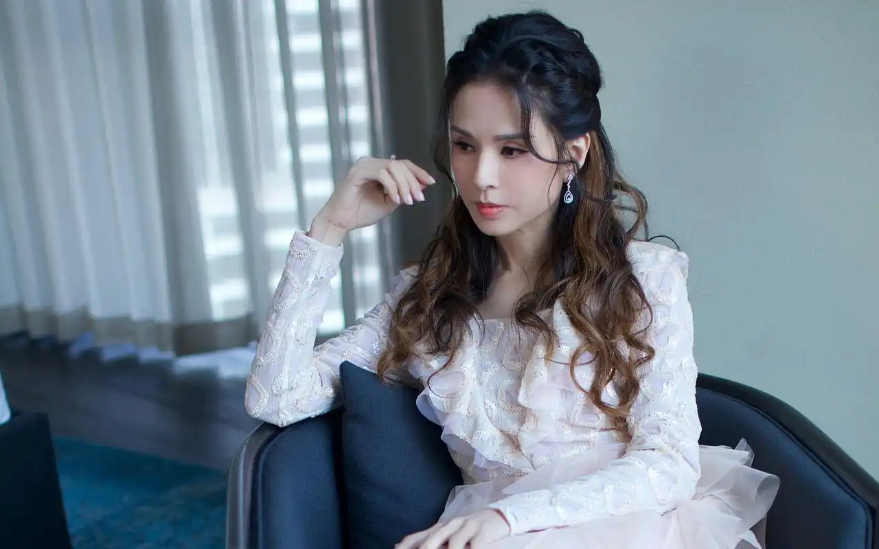 李若彤仙气唯美高清桌面壁纸-大陆明星-壁纸下载-美桌网