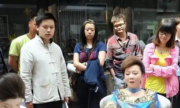 纪实蔡明儿子隐瞒37年不公开,是蔡明的骄傲,更是她的"心病"