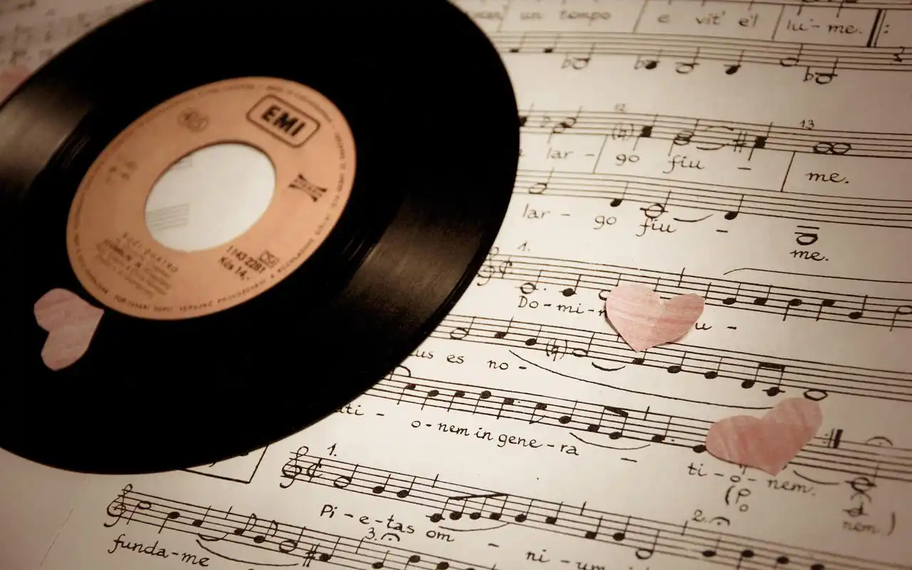 古老时光黑胶片唯美桌面壁纸