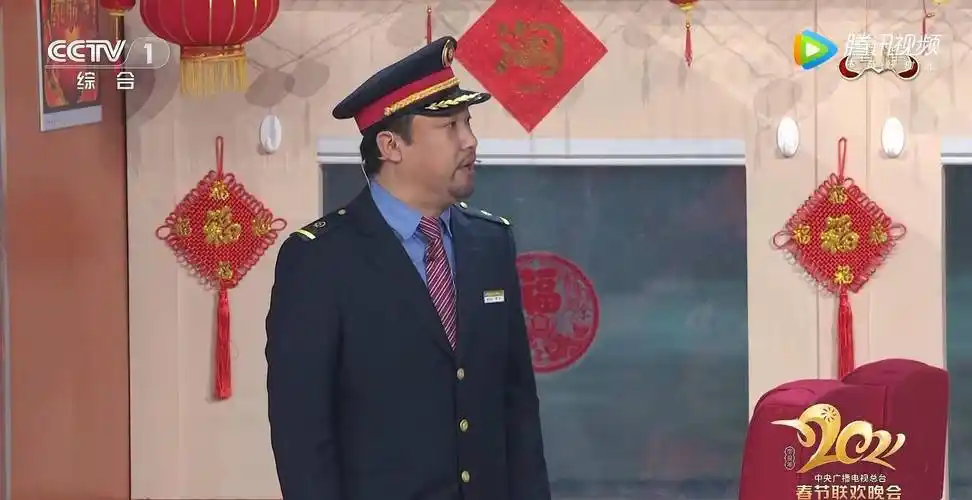 电视舞台贾冰搭档倪妮张雨绮,阵容很有看点,剧本却非常尴尬_小品_喜剧