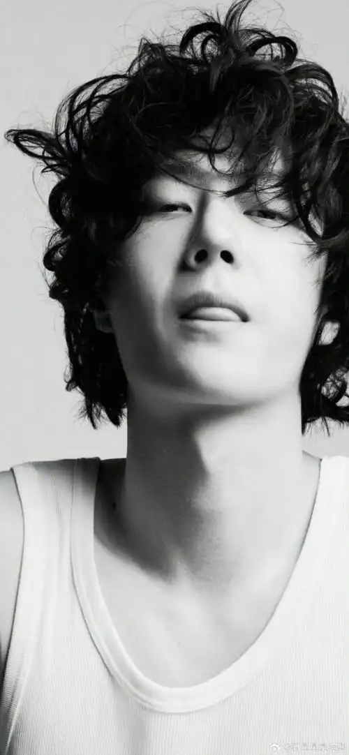 时尚芭莎 王一博