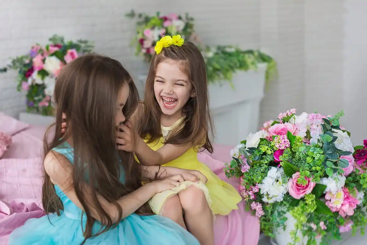 生两个女儿的家庭已经躺平了  上周末,几个同学聚会,有两个家里在生两