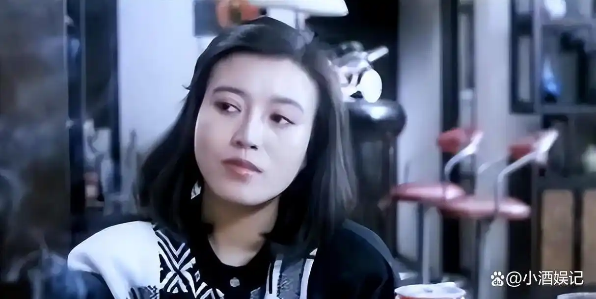 丁嘉丽:也怪我年轻时没管住自己铸成大错!现在后悔也来不及了