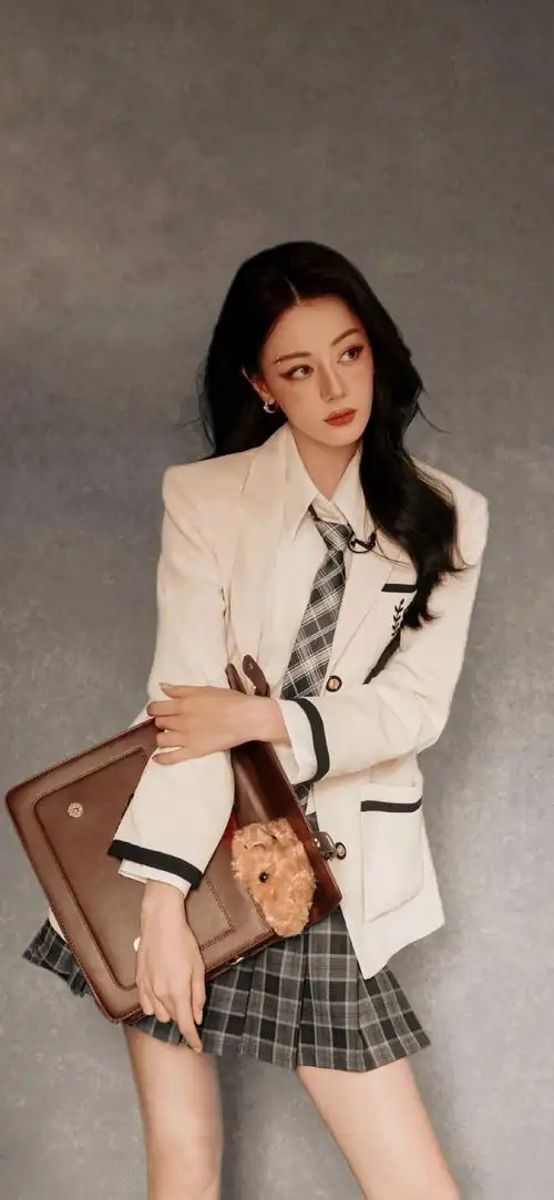 迪丽热巴美式证件照