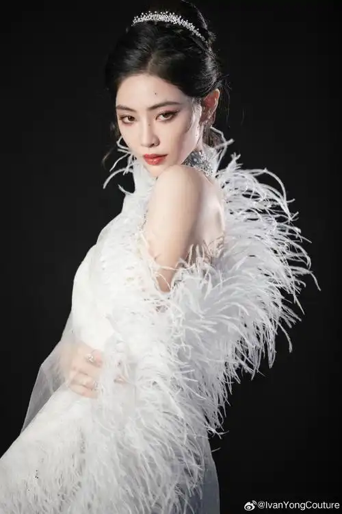 最仙婚纱款式##高级定制##新娘造型##我的婚纱##婚纱礼服##许佳琪