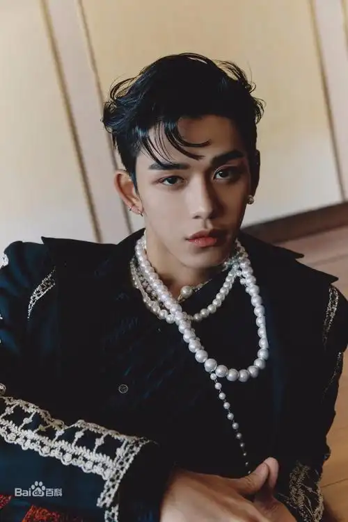 黄旭熙被曝私生活混乱后首度更新动态晒出风景照