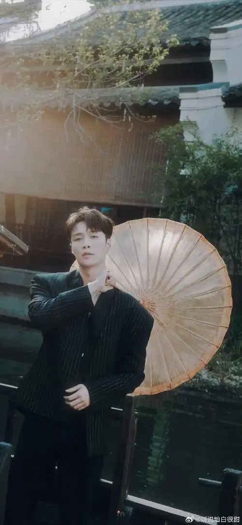 张艺兴[超话]##张艺兴壁纸##张艺兴 街舞运动大使