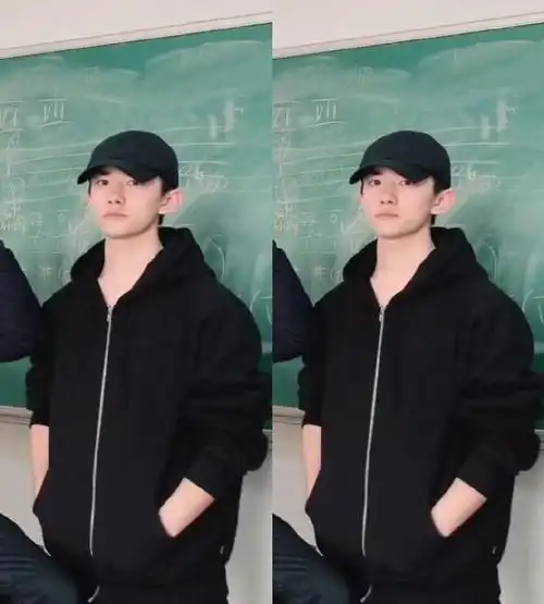 易烊千玺与大学同学合照,黑色造型帅气,是没见过的大学生千玺