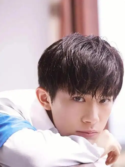 只有易烊千玺老婆才能点赞收藏这组图