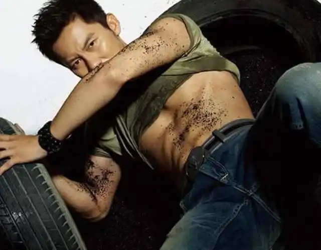 李晨健硕肌肉写真全曝光知道范爷为何喜欢他了吧