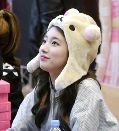 裴秀智粉丝福利签名会gif动图_动态图_表情包下载_soogif